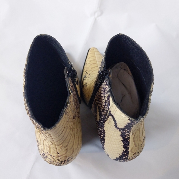 🆕🌿FREE PEOPLE JEFFREY CAMPBELL BOOTIES🌿 - Picture 14 of 16